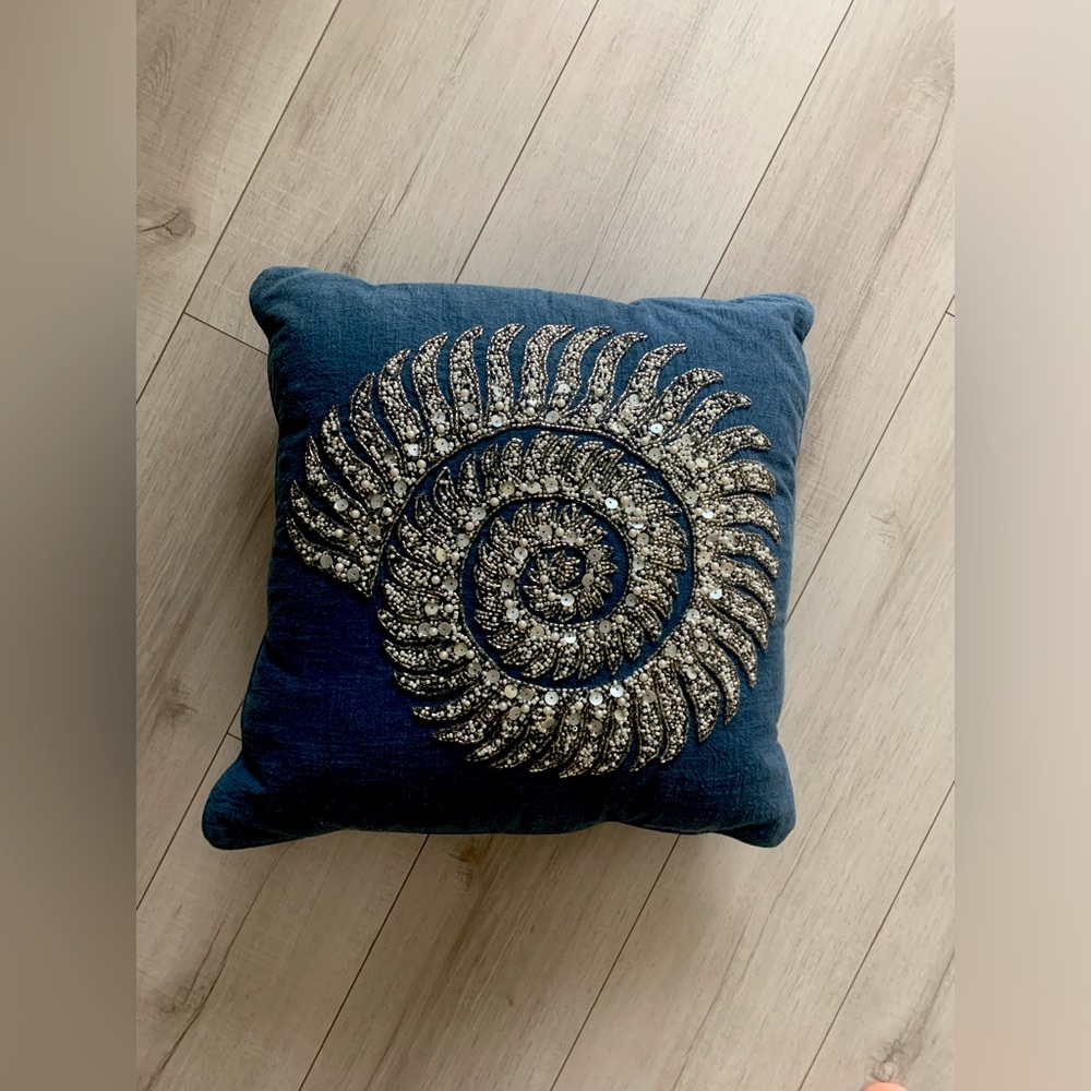 Shell pillow excellent condition